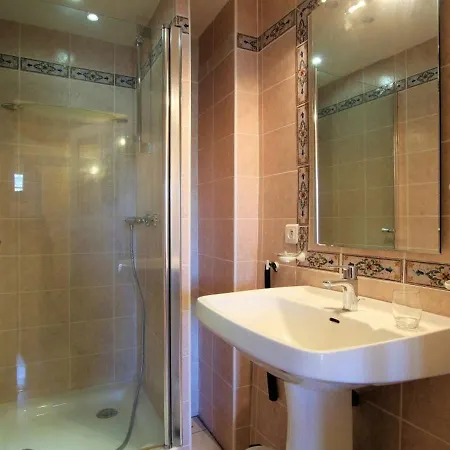 Le Puy-en-velay, 3 Pieces, 4 Personnes - Fr-1-582-99 Apartamento *